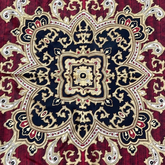 Preloved Oscar de Larenta square scarf - Picture 3 of 3